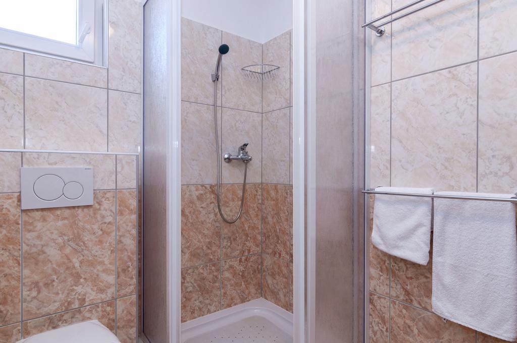 Sukošan White Residence Accommodation מראה חיצוני תמונה