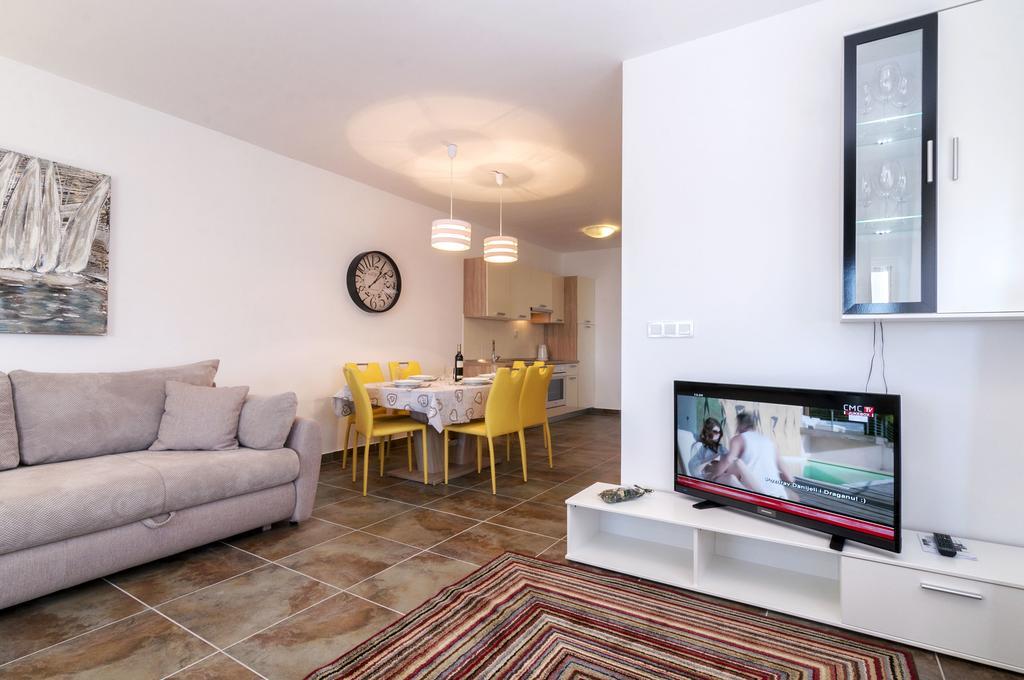 Sukošan White Residence Accommodation מראה חיצוני תמונה