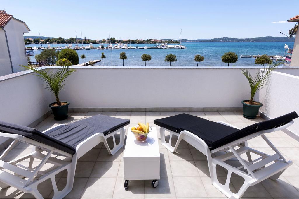 Sukošan White Residence Accommodation מראה חיצוני תמונה