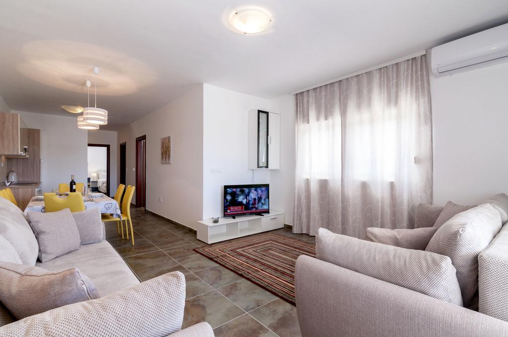 Sukošan White Residence Accommodation מראה חיצוני תמונה