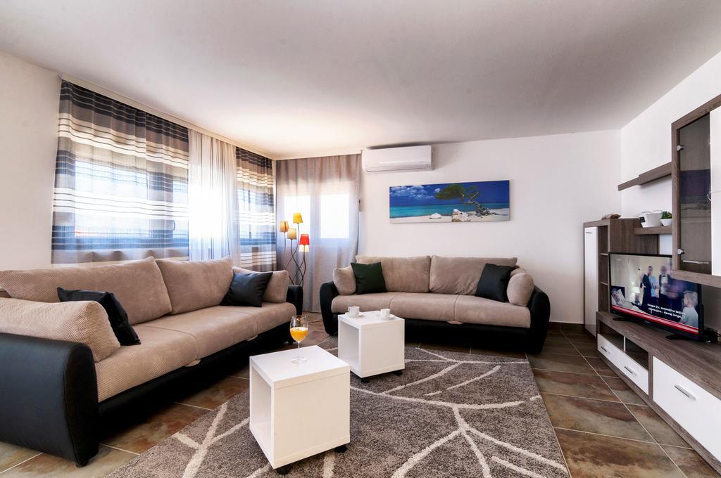 Sukošan White Residence Accommodation מראה חיצוני תמונה