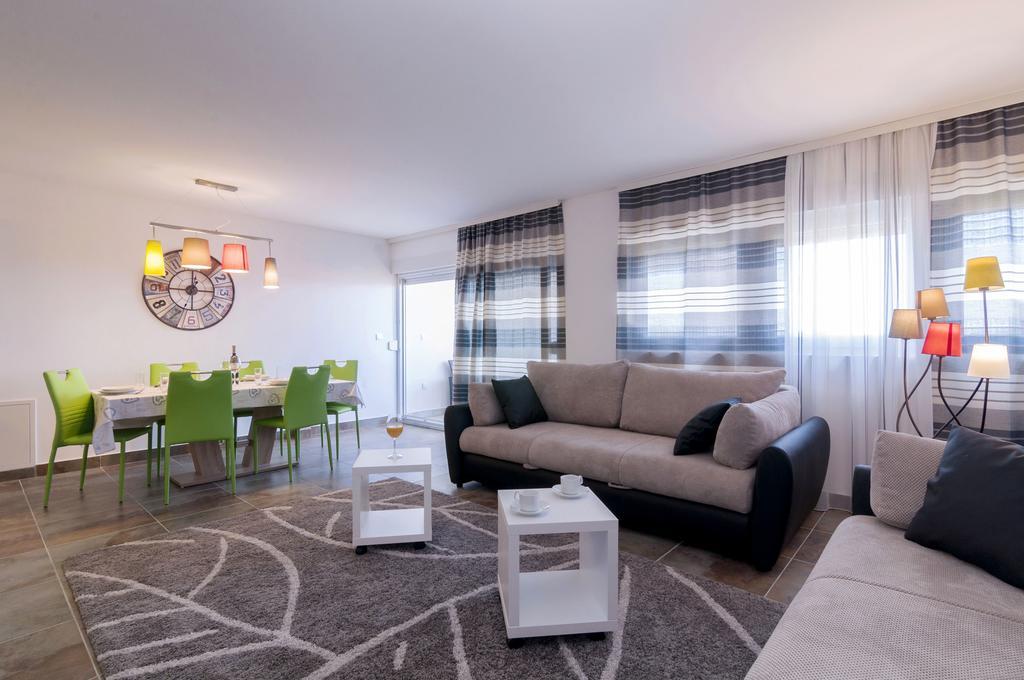 Sukošan White Residence Accommodation מראה חיצוני תמונה