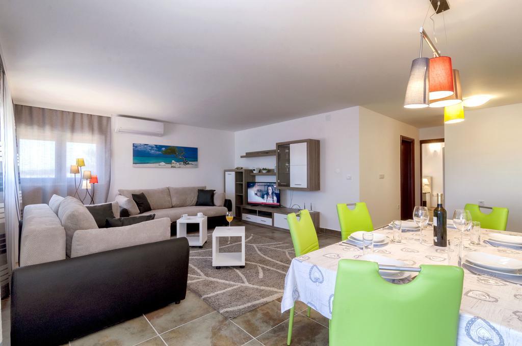 Sukošan White Residence Accommodation מראה חיצוני תמונה