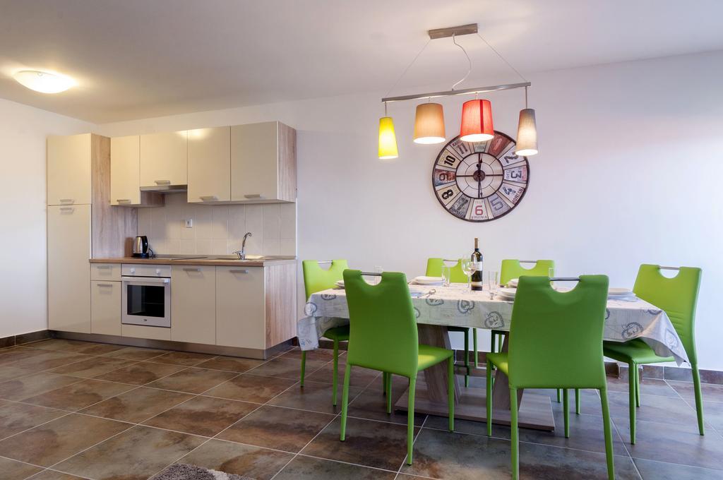 Sukošan White Residence Accommodation מראה חיצוני תמונה