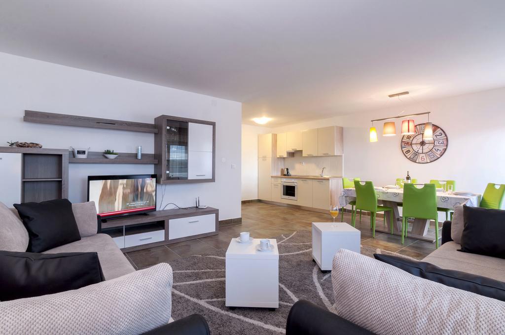 Sukošan White Residence Accommodation מראה חיצוני תמונה
