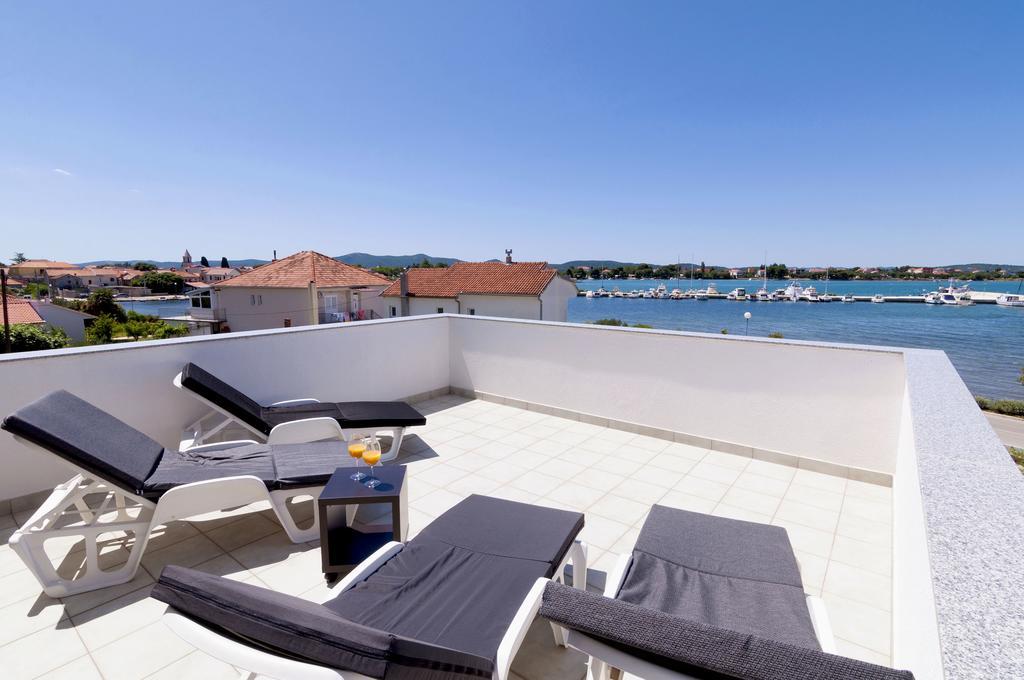 Sukošan White Residence Accommodation מראה חיצוני תמונה